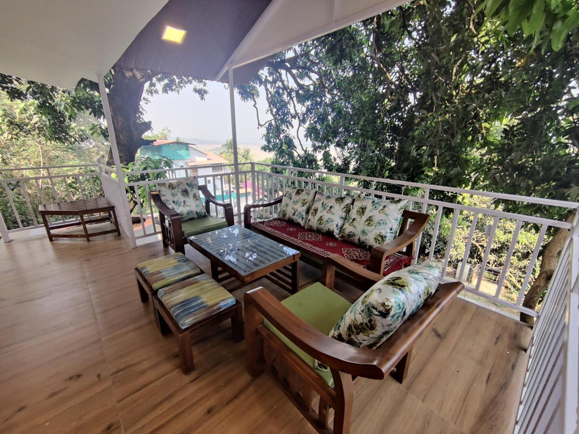 Whitehouse Homestay By Oxystays Hospitality 阿里巴格 外观 照片