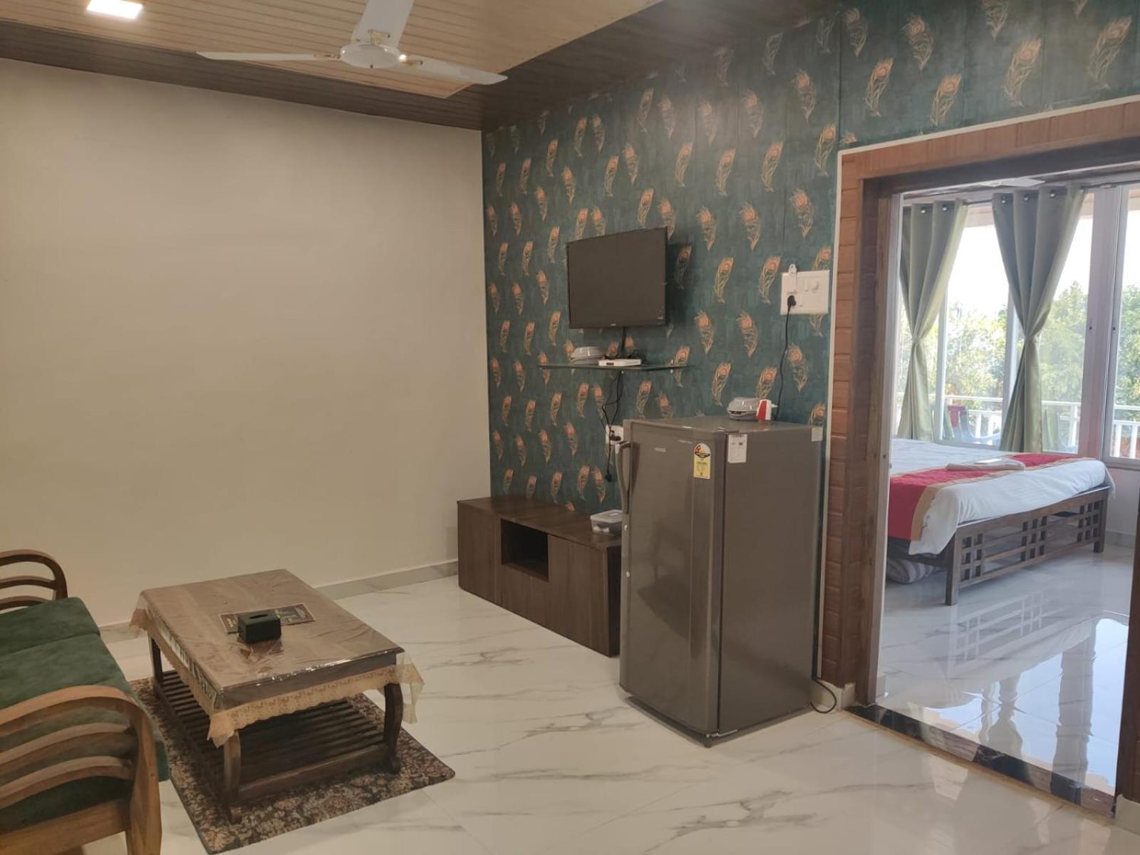 Whitehouse Homestay By Oxystays Hospitality 阿里巴格 外观 照片