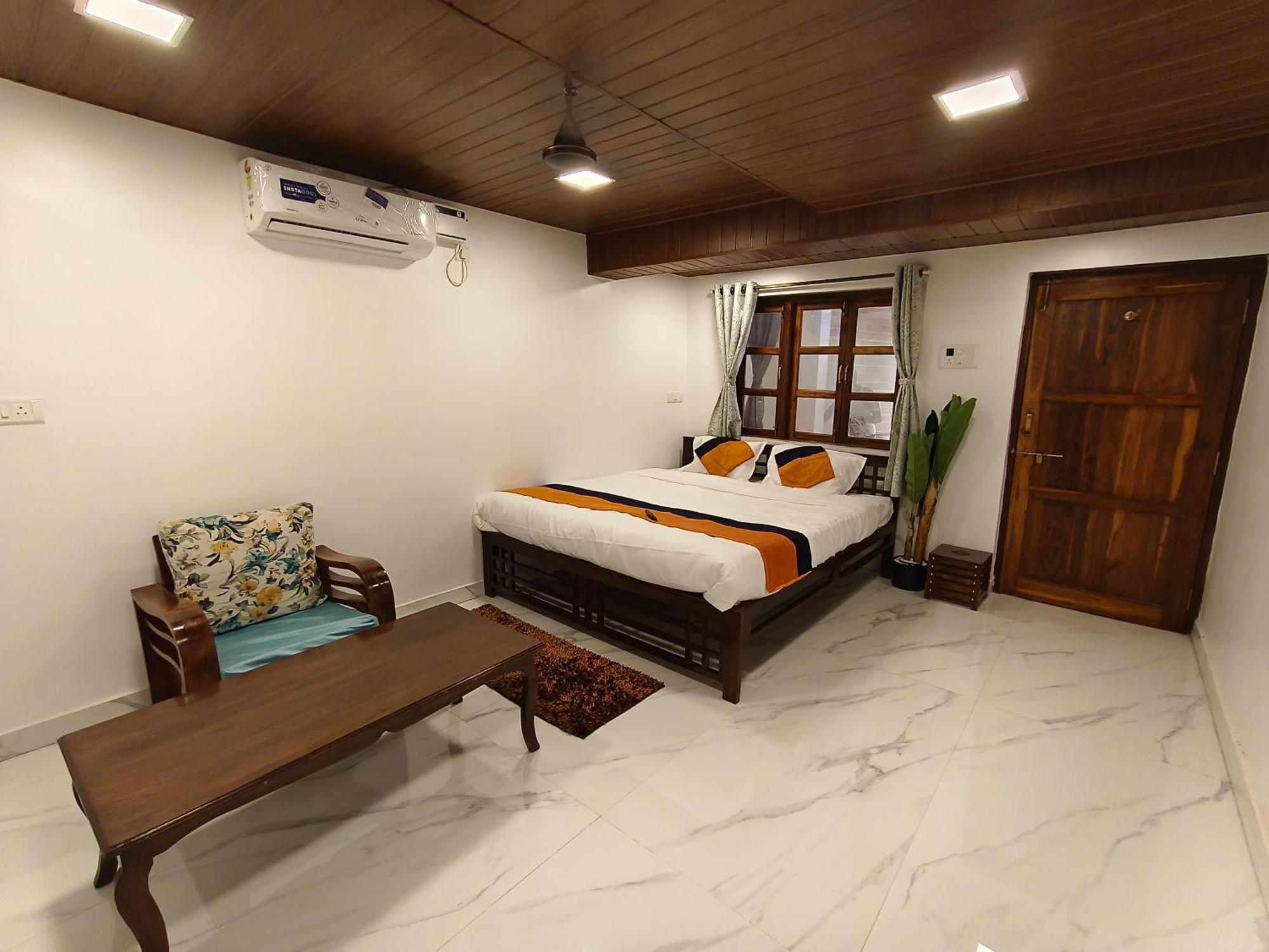 Whitehouse Homestay By Oxystays Hospitality 阿里巴格 客房 照片